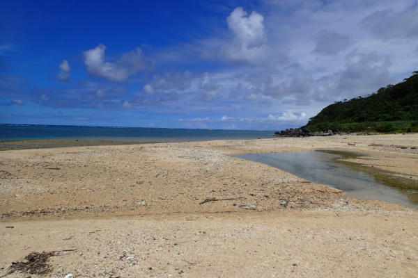 沖縄の砂浜